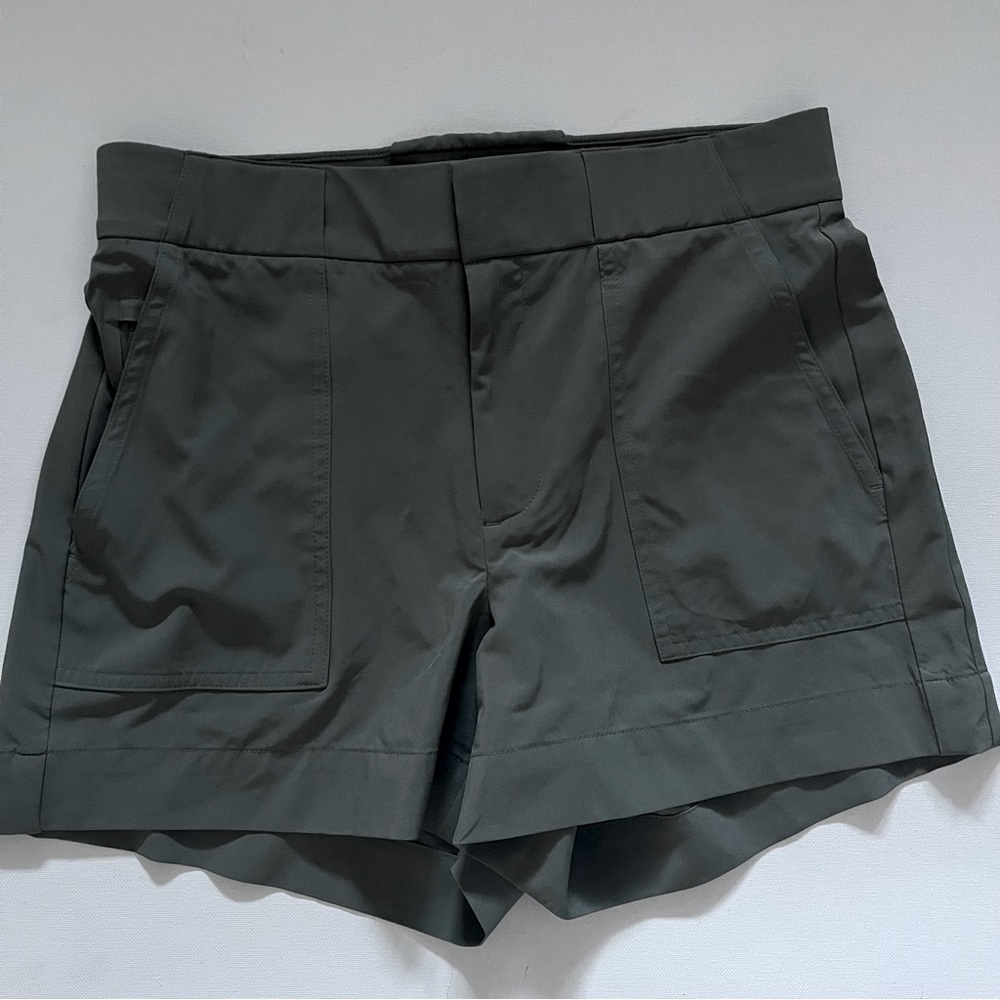 Athleta Gray/Green Cargo Shorts size 0